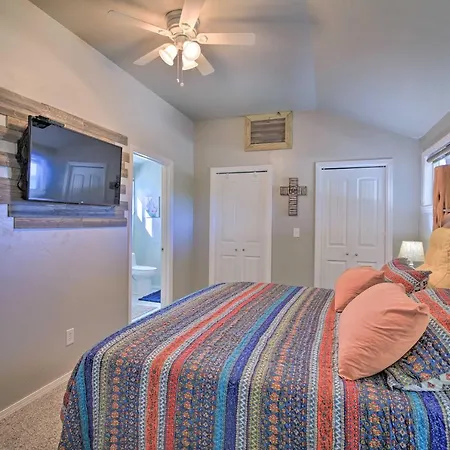 Updated Cabin With Fire Pit - 1 Mile From Downtown! Fredericksburg Exterior photo