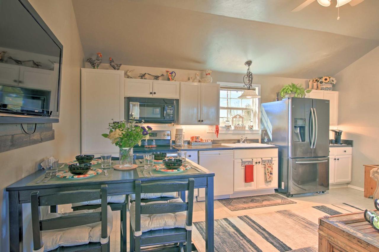 Updated With Fire Pit - 1 Mile From Downtown! Сasa de vacaciones Fredericksburg