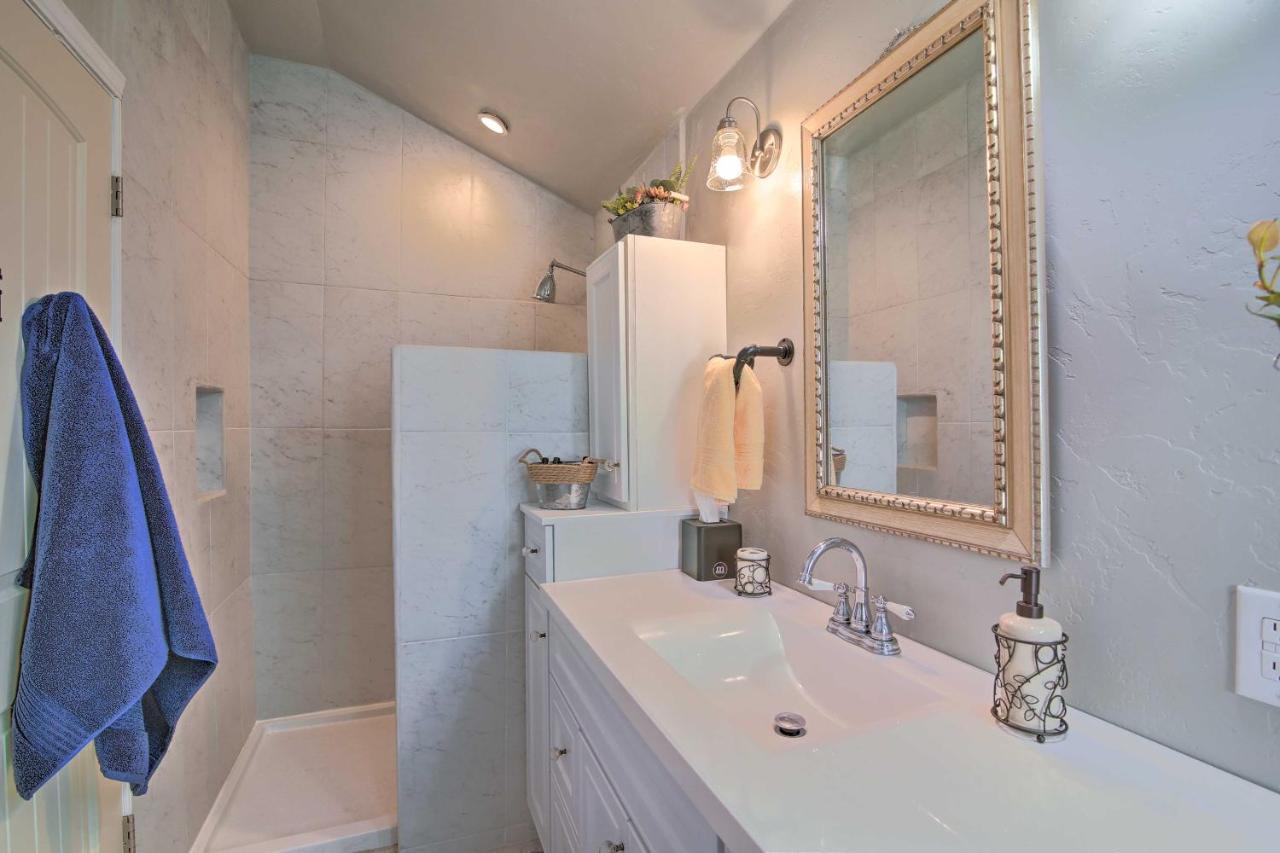 Updated With Fire Pit - 1 Mile From Downtown! *