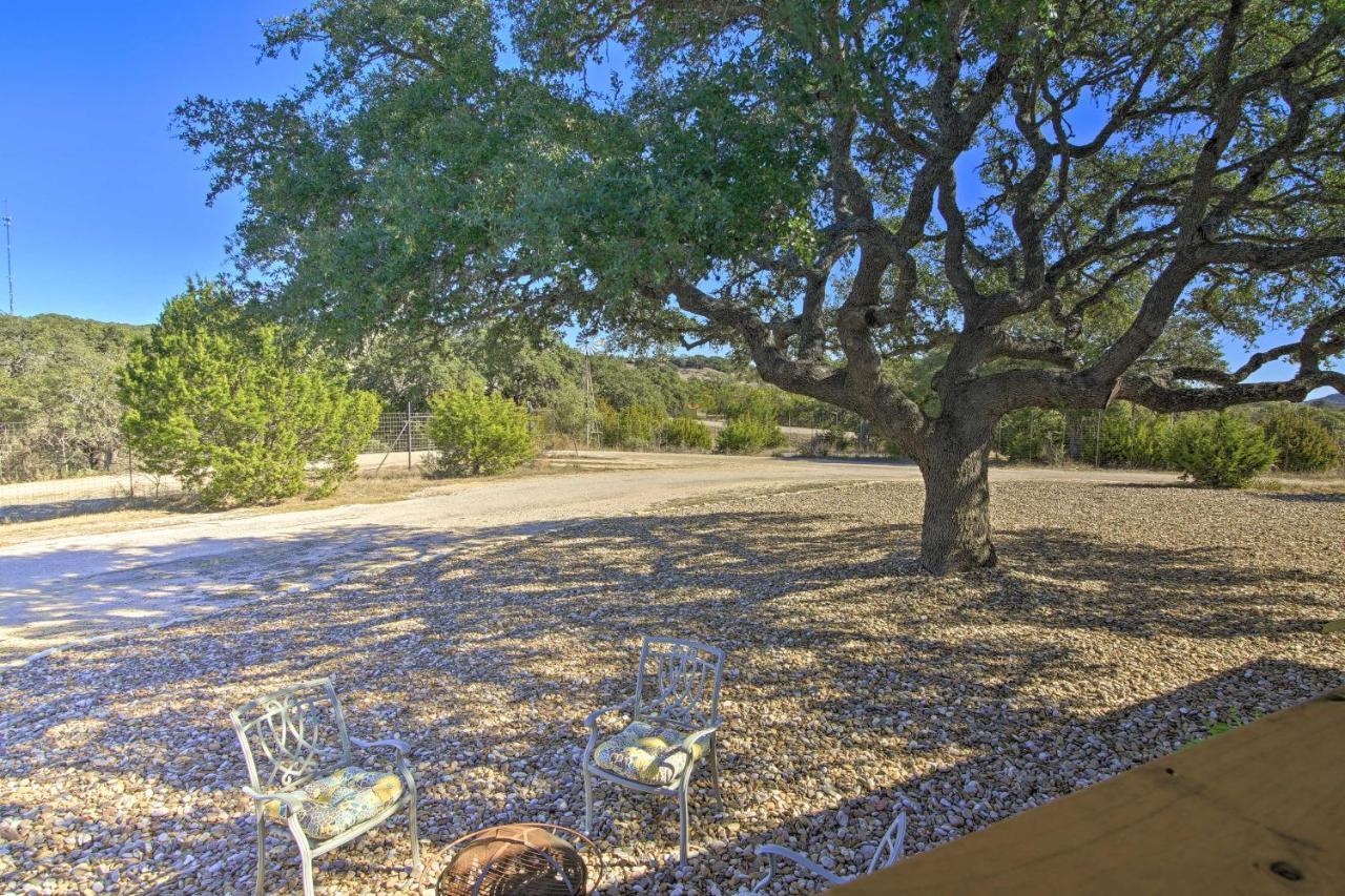 Updated With Fire Pit - 1 Mile From Downtown! Holiday home Fredericksburg